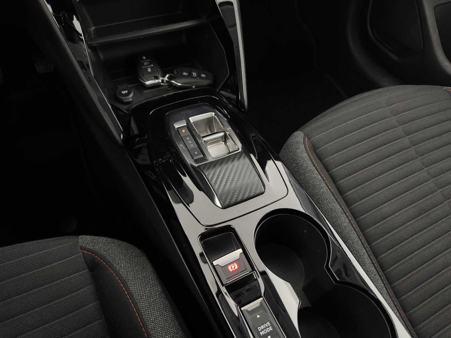 Peugeot e-208 EV Active Pack 50 kWh {SOH-99%} [ 3-Fase ] (INCL.BTW) Aut. *FULL-LED | MICROFIBRE | SPORT-SEATS | CARPLAY | CCS-FASTLOADER | KEYLESS | DAB+ | LANE-ASSIST | CRUISE | ECC | PDC | 16''ALU*