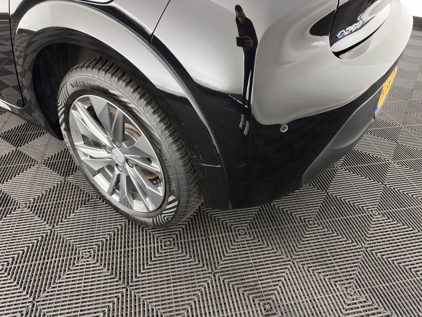 Peugeot e-208 EV Active Pack 50 kWh {SOH-99%} [ 3-Fase ] (INCL.BTW) Aut. *FULL-LED | MICROFIBRE | SPORT-SEATS | CARPLAY | CCS-FASTLOADER | KEYLESS | DAB+ | LANE-ASSIST | CRUISE | ECC | PDC | 16''ALU*