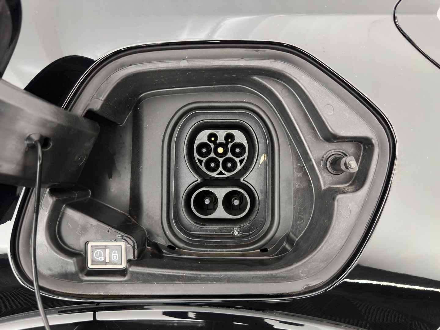 Peugeot e-208 EV Active Pack 50 kWh {SOH-99%} [ 3-Fase ] (INCL.BTW) Aut. *FULL-LED | MICROFIBRE | SPORT-SEATS | CARPLAY | CCS-FASTLOADER | KEYLESS | DAB+ | LANE-ASSIST | CRUISE | ECC | PDC | 16''ALU*