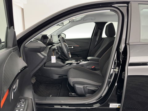 Peugeot e-208 EV Active Pack 50 kWh {SOH-99%} [ 3-Fase ] (INCL.BTW) Aut. *FULL-LED | MICROFIBRE | SPORT-SEATS | CARPLAY | CCS-FASTLOADER | KEYLESS | DAB+ | LANE-ASSIST | CRUISE | ECC | PDC | 16''ALU*