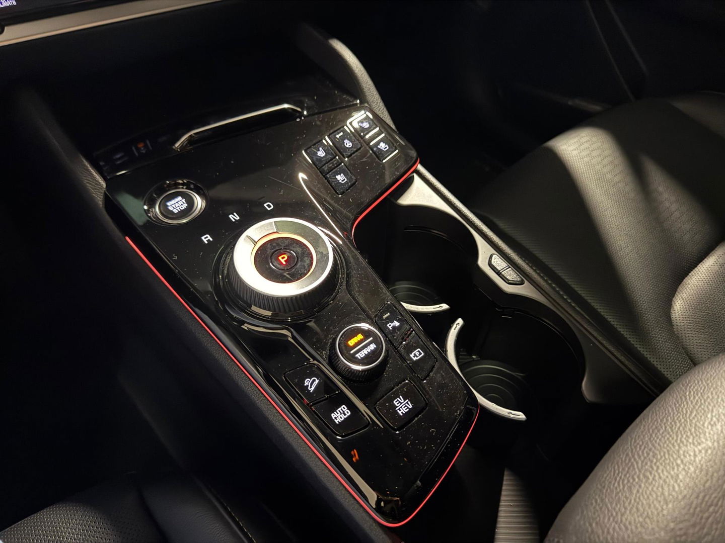 Kia Sportage 1.6 T-GDi Plug-in Hybrid AWD DynamicPlusLine PANO KEYLESS