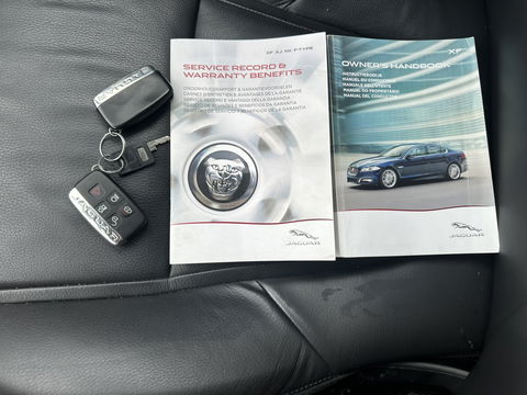 Jaguar XF 2.2D Aut. *LUXURY-LEATHER  | BI-XENON | NAVI-FULLMAP | CAMERA | ECC | PDC | CRUISE | HEATED-COMFORT-SEATS | KEYLESS | SHIFT-PADDLES | TOWBAR | 17"ALU*