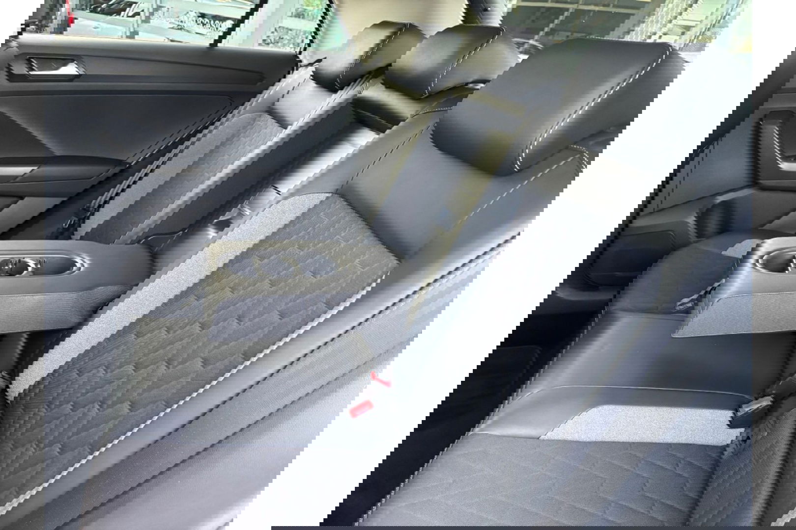 Volkswagen T-Roc 1.0 TSI GOAL EDITION AIRCO NAVI PDC LMV STOELVW