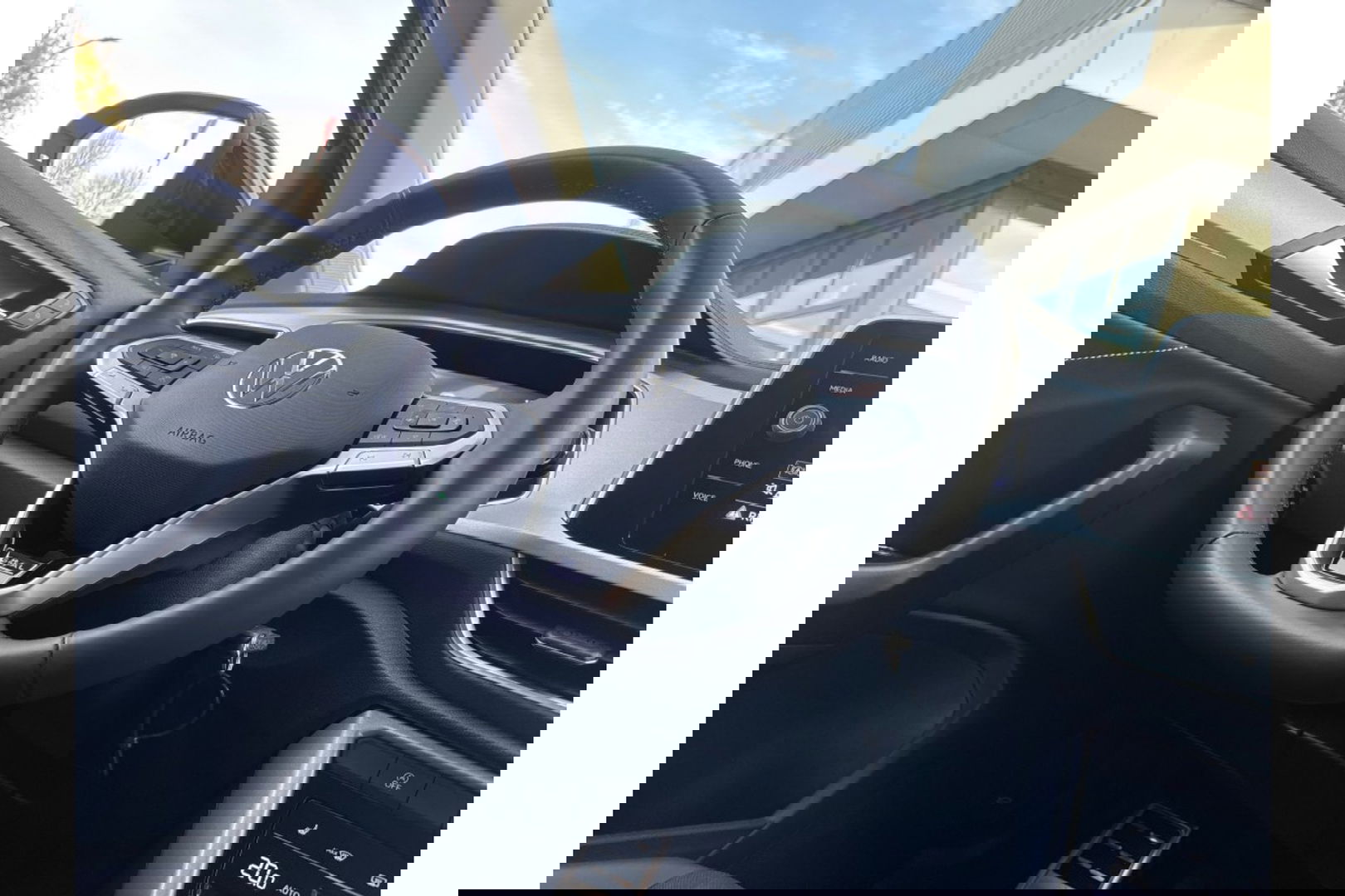 Volkswagen T-Roc 1.0 TSI GOAL EDITION AIRCO NAVI PDC LMV STOELVW