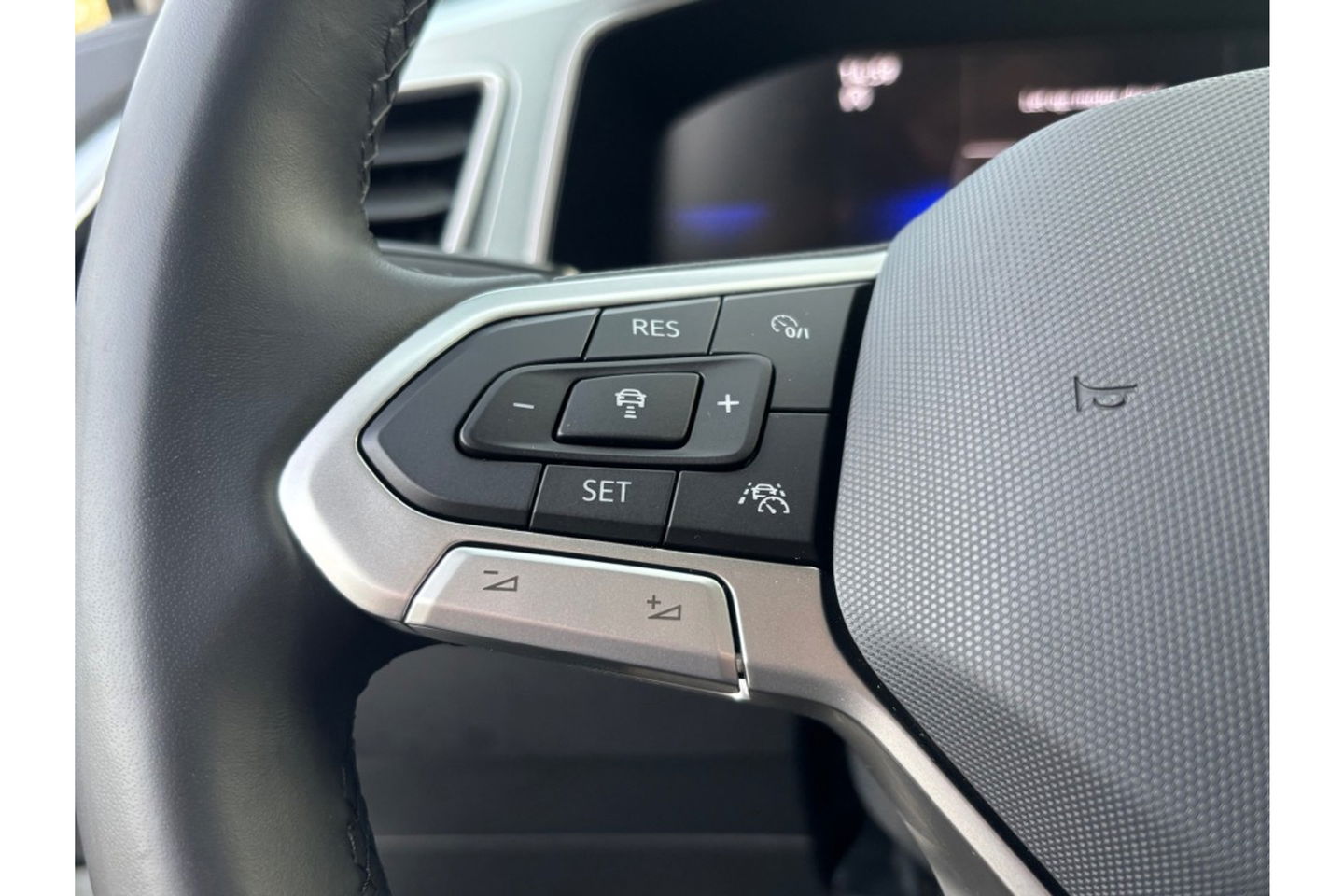 Volkswagen T-Roc 1.0 TSI GOAL EDITION AIRCO NAVI PDC LMV STOELVW