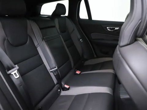 Volvo V60 2.0 T6 Recharge AWD R-Design Pano H/K 360° ACC Trekh. NAP