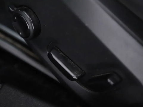 Volvo V60 2.0 T6 Recharge AWD R-Design Pano H/K 360° ACC Trekh. NAP