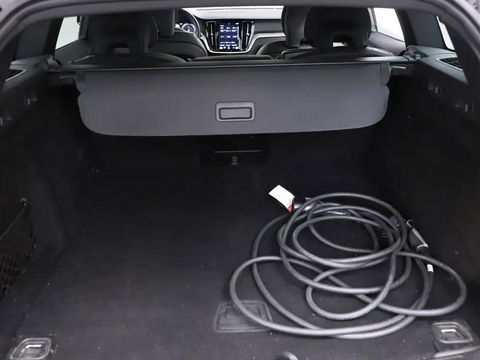 Volvo V60 2.0 T6 Recharge AWD R-Design Pano H/K 360° ACC Trekh. NAP