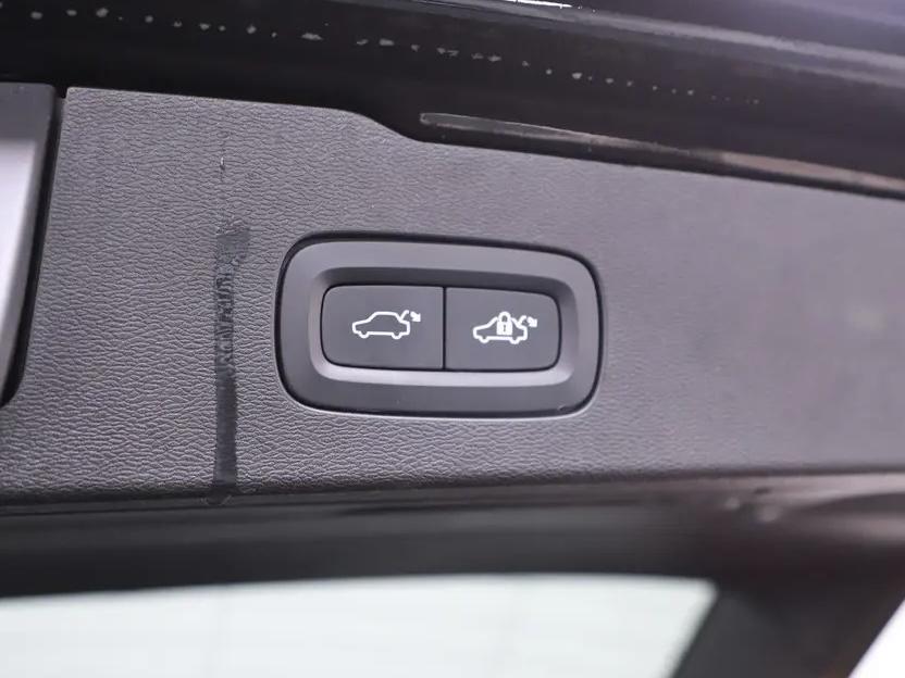 Volvo V60 2.0 T6 Recharge AWD R-Design Pano H/K 360° ACC Trekh. NAP