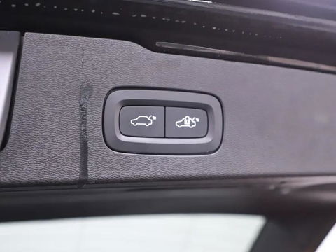 Volvo V60 2.0 T6 Recharge AWD R-Design Pano H/K 360° ACC Trekh. NAP