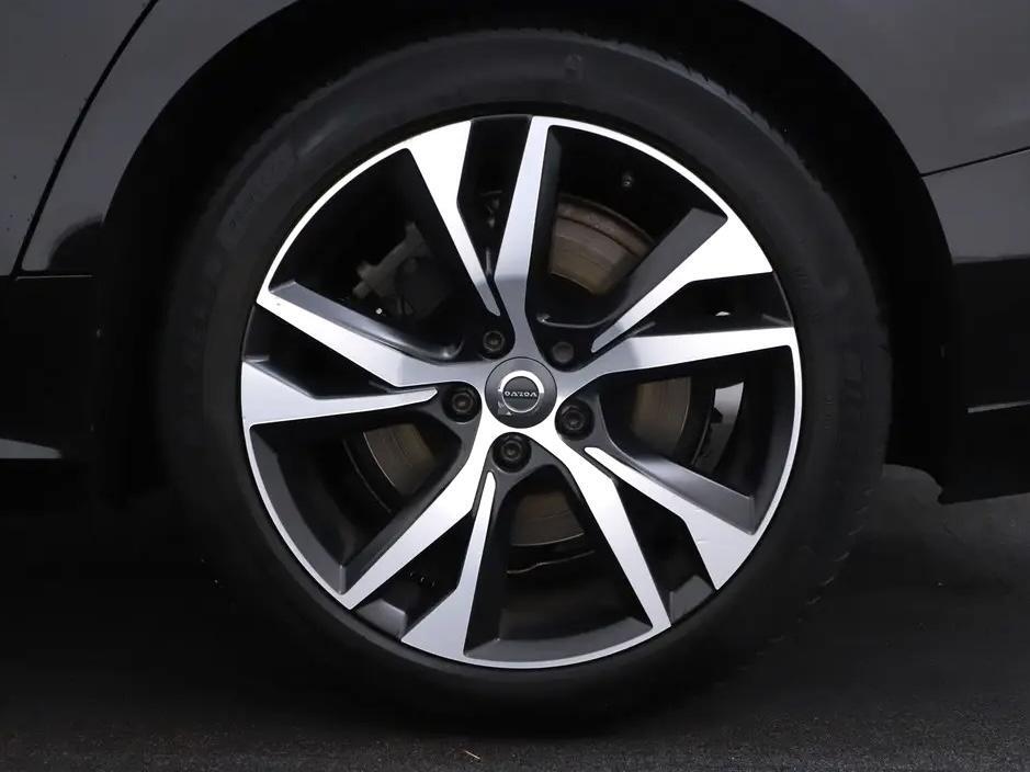 Volvo V60 2.0 T6 Recharge AWD R-Design Pano H/K 360° ACC Trekh. NAP