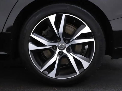 Volvo V60 2.0 T6 Recharge AWD R-Design Pano H/K 360° ACC Trekh. NAP