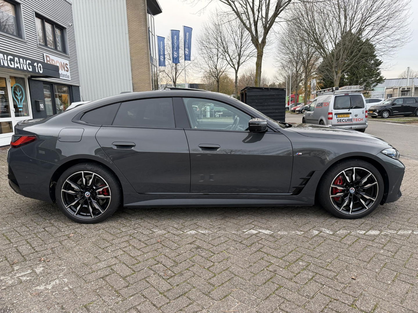 BMW i4 M50 High Executive 84 kWh Schuifdak l M-sportpakket