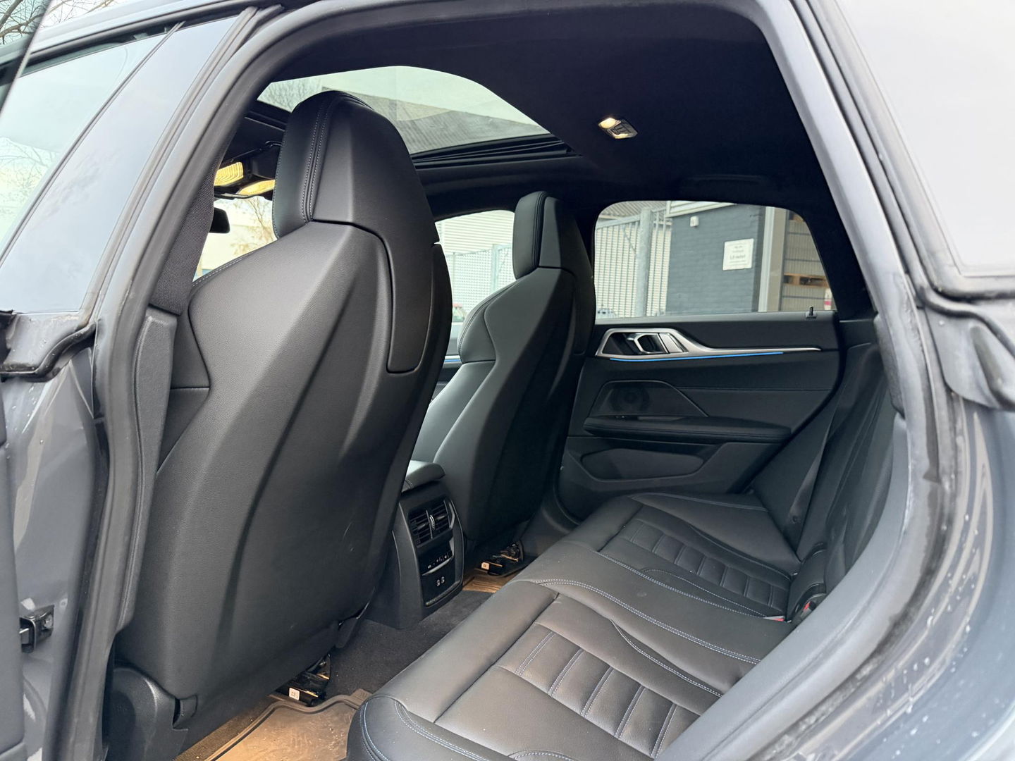 BMW i4 M50 High Executive 84 kWh Schuifdak l M-sportpakket