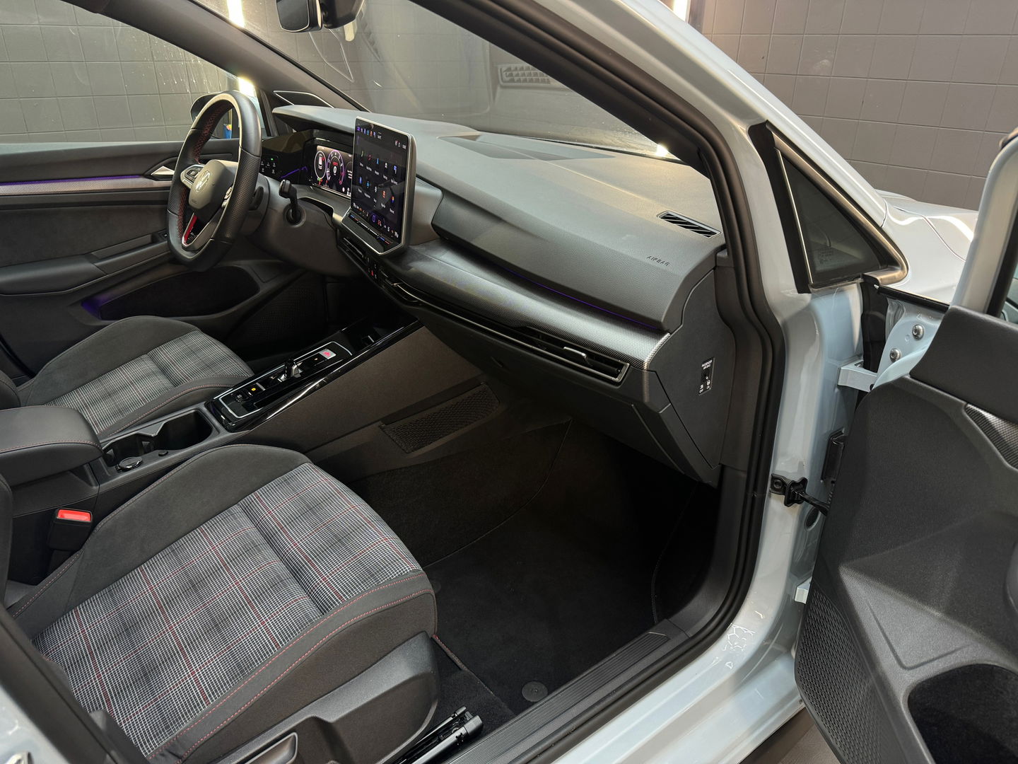 Volkswagen Golf 2.0 TSI GTI 8.5 Pano|H/K|IQ|Keyless|Trekhaak