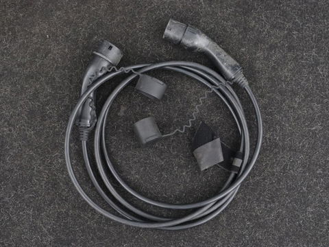 Volvo XC40 Recharge P8 AWD R Design | Trekhaak | Stoel & stuurverwarming | Camera | Carplay | Leder/Alcantara | Adaptive cruise | Keyless | Full LED | 19'' lichtmetalen velgen