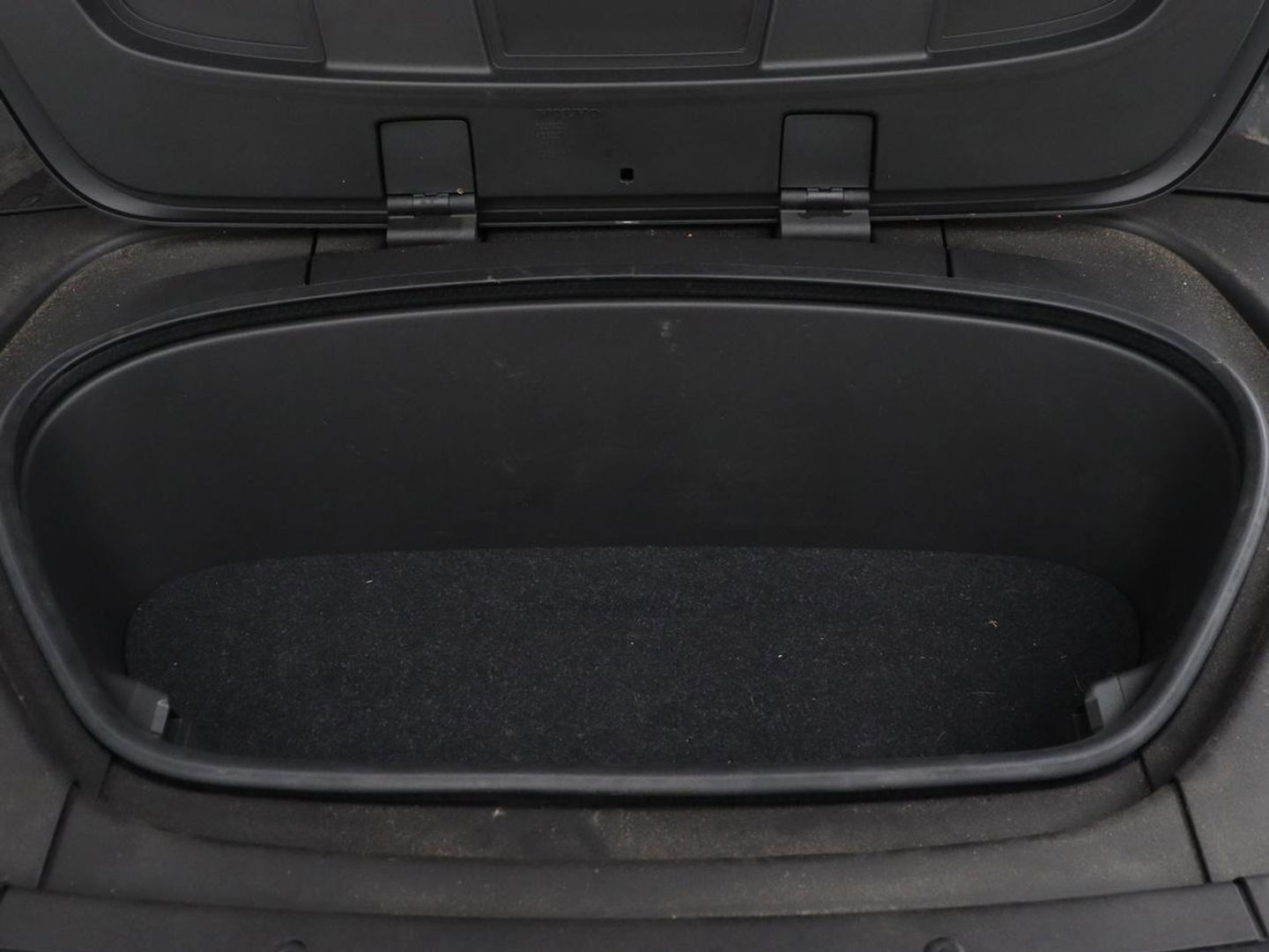 Volvo XC40 Recharge P8 AWD R Design | Trekhaak | Stoel & stuurverwarming | Camera | Carplay | Leder/Alcantara | Adaptive cruise | Keyless | Full LED | 19'' lichtmetalen velgen