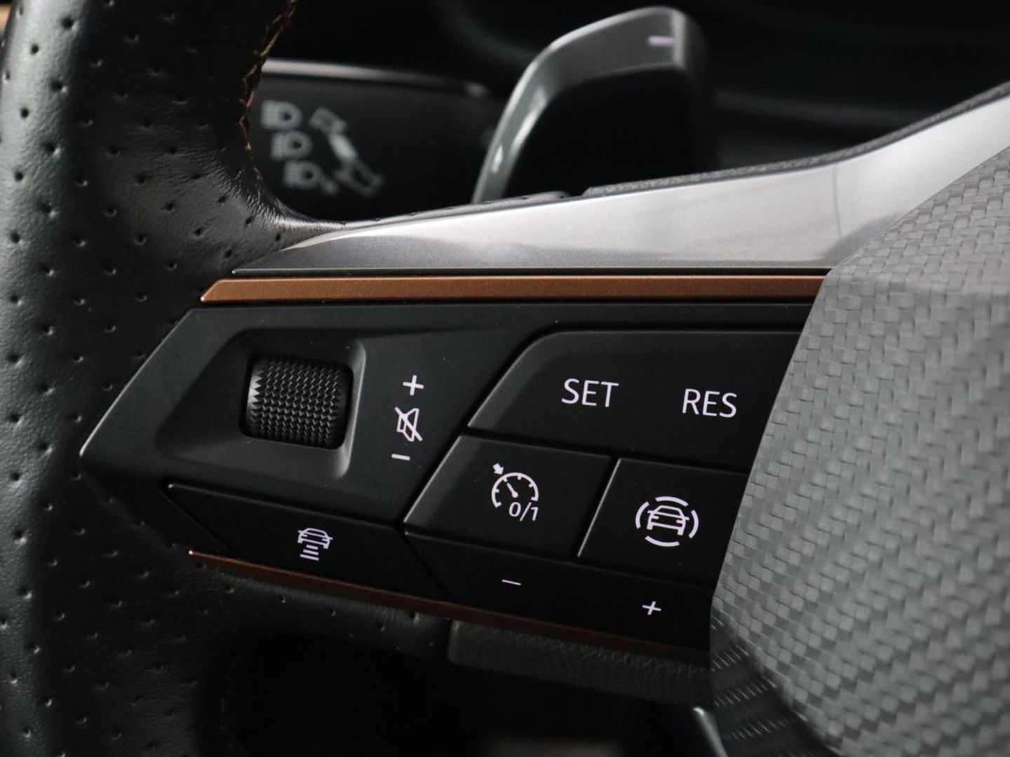 CUPRA Leon 1.4 eHybrid VZ | 245pk | Trekhaak | Stoelverwarming | Adaptive cruise | Carplay | Navigatie | Stuurverwarming | Keyless | Full LED | Sportstoelen | PHEV | Plug In