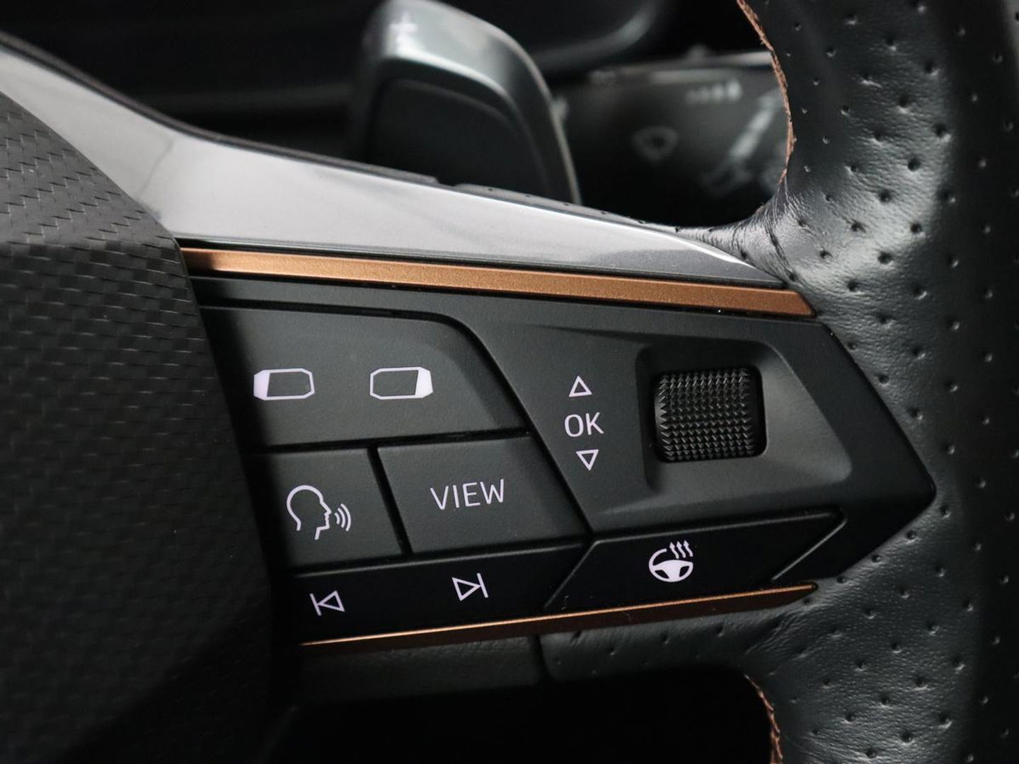 CUPRA Leon 1.4 eHybrid VZ | 245pk | Trekhaak | Stoelverwarming | Adaptive cruise | Carplay | Navigatie | Stuurverwarming | Keyless | Full LED | Sportstoelen | PHEV | Plug In