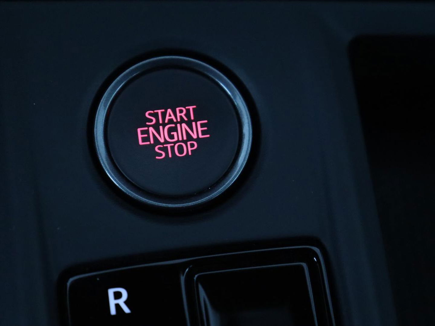 CUPRA Leon 1.4 eHybrid VZ | 245pk | Trekhaak | Stoelverwarming | Adaptive cruise | Carplay | Navigatie | Stuurverwarming | Keyless | Full LED | Sportstoelen | PHEV | Plug In