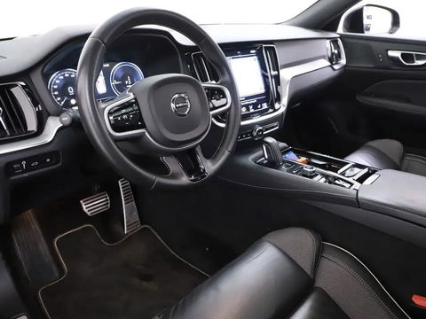 Volvo V60 2.0 T6 Recharge AWD R-Design Pano H/K 360° ACC Trekh. NAP
