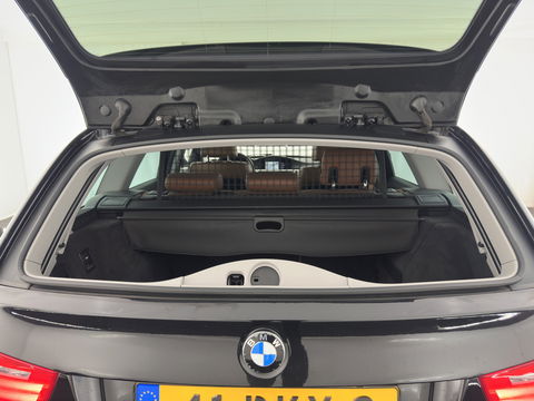 BMW 3 Serie Touring 320d Efficient Dynamics Edition Luxury Line *XENON | LUXURY-LEATHER | HEATED-SPORTSEATS | NAVI-FULLMAP | ECC | PDC | CRUISE | TOWBAR | 16''ALU*