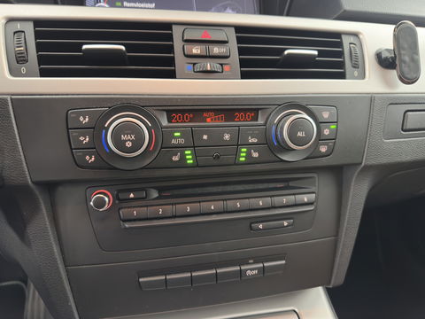 BMW 3 Serie Touring 320d Efficient Dynamics Edition Luxury Line *XENON | LUXURY-LEATHER | HEATED-SPORTSEATS | NAVI-FULLMAP | ECC | PDC | CRUISE | TOWBAR | 16''ALU*