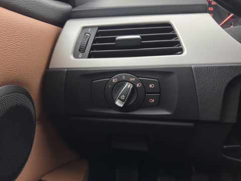 BMW 3 Serie Touring 320d Efficient Dynamics Edition Luxury Line *XENON | LUXURY-LEATHER | HEATED-SPORTSEATS | NAVI-FULLMAP | ECC | PDC | CRUISE | TOWBAR | 16''ALU*