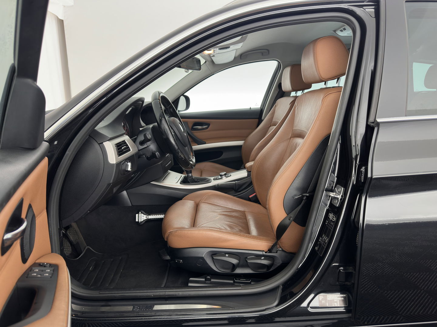 BMW 3 Serie Touring 320d Efficient Dynamics Edition Luxury Line *XENON | LUXURY-LEATHER | HEATED-SPORTSEATS | NAVI-FULLMAP | ECC | PDC | CRUISE | TOWBAR | 16''ALU*