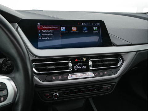 BMW 2 Serie Gran Coupé 218i High Executive Aut. *PANO | FULL-LEATHER | FULL-LED | ADAPTIVE-CRUISE | DIGI-COCKPIT | SPORT-SEATS | NAVI-FULLMAP | DAB+ | ECC | PDC | 17''ALU | TOWBAR*