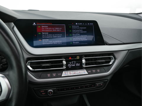 BMW 2 Serie Gran Coupé 218i High Executive Aut. *PANO | FULL-LEATHER | FULL-LED | ADAPTIVE-CRUISE | DIGI-COCKPIT | SPORT-SEATS | NAVI-FULLMAP | DAB+ | ECC | PDC | 17''ALU | TOWBAR*