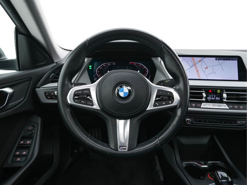 BMW 2 Serie Gran Coupé 218i High Executive Aut. *PANO | FULL-LEATHER | FULL-LED | ADAPTIVE-CRUISE | DIGI-COCKPIT | SPORT-SEATS | NAVI-FULLMAP | DAB+ | ECC | PDC | 17''ALU | TOWBAR*