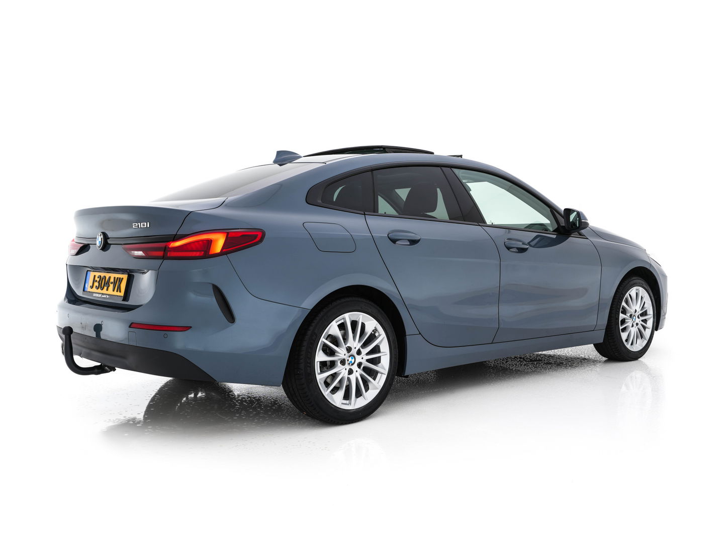 BMW 2 Serie Gran Coupé 218i High Executive Aut. *PANO | FULL-LEATHER | FULL-LED | ADAPTIVE-CRUISE | DIGI-COCKPIT | SPORT-SEATS | NAVI-FULLMAP | DAB+ | ECC | PDC | 17''ALU | TOWBAR*