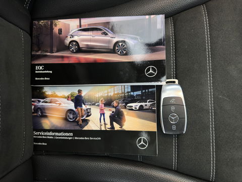 Mercedes-Benz EQC 400 4MATIC 80 kWh AMG (INCL-BTW) Aut. *PANO | BURMESTER-SURROUND | DISTRONIC | LEATHER-MICROFIBRE | FULL-LED | TOP-VIEW | WIDE-SCREEN-COCKPIT | KEYLESS | AIR-SUSPENSION | SPORT-SEATS | 19''ALU*