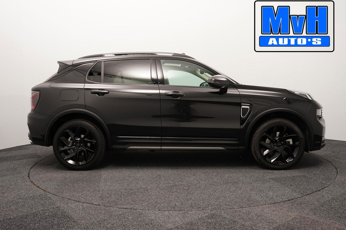 Lynk & Co 01 1.5 Plug-in Hybride|FULL BLACK XL|CAMERA|PANO|NAP