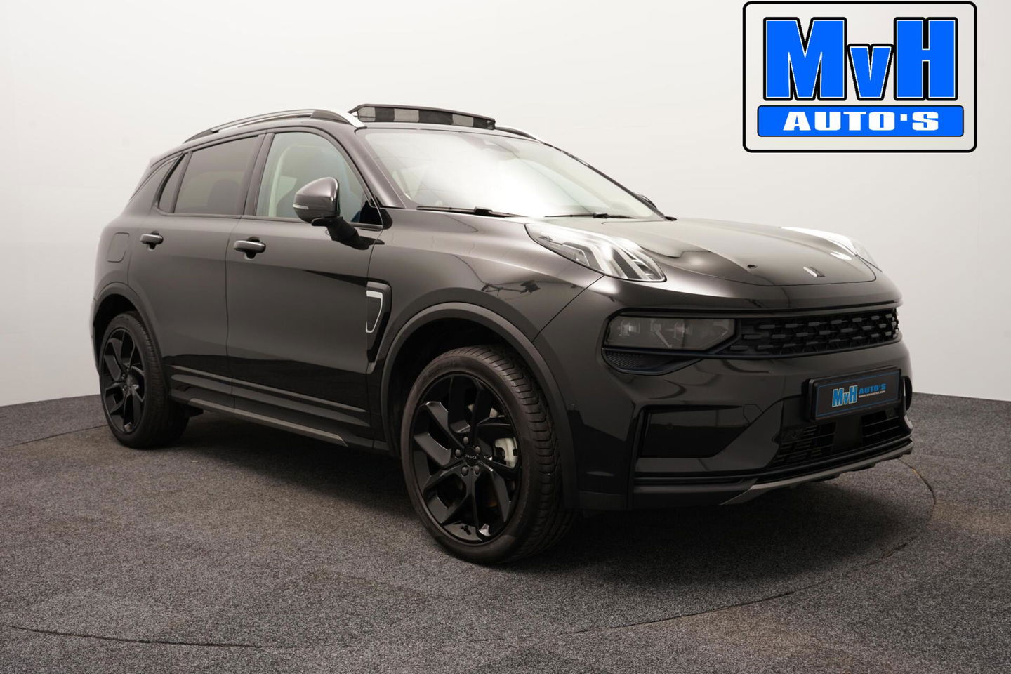 Lynk & Co 01 1.5 Plug-in Hybride|FULL BLACK XL|CAMERA|PANO|NAP