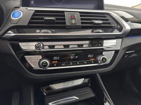 BMW iX3 Executive 80 kWh [ 3-Fase ] (INCL.BTW) Aut. *PANO | FULL-LEATHER | ADAPTIVE-CRUISE | FULL-LED | BLIND-SPOT | MEMORY-PACK | DIGI-COCKPIT | HEATED-COMFORTSEATS | CAMERA | DAB+ | NAVI-FULLMAP | 19''ALU*