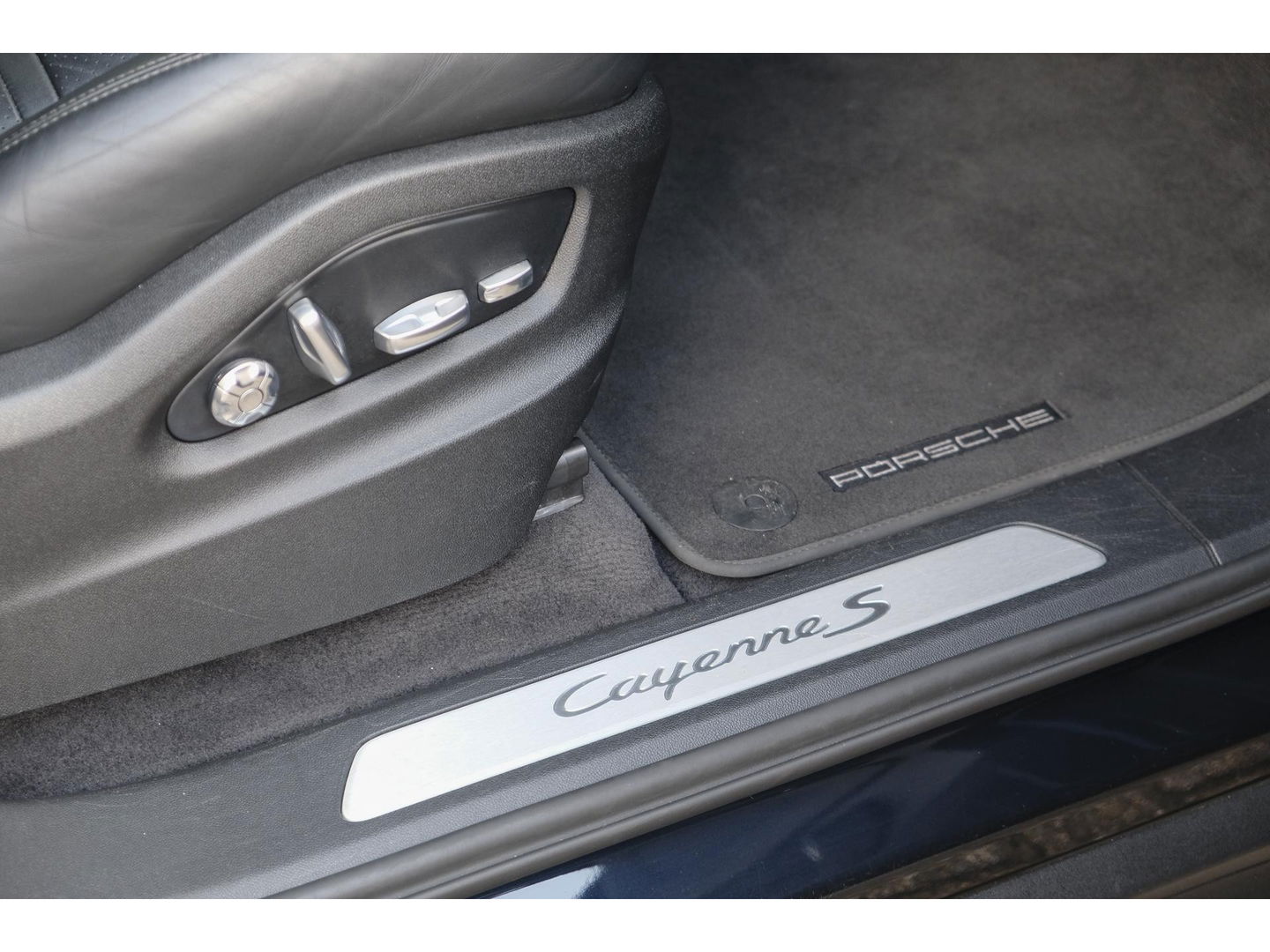 Porsche Cayenne S 2.9 V6 441pk Panoramadak Luchvering Matrix led Comfortstoelen Memory Camera 21" LMV