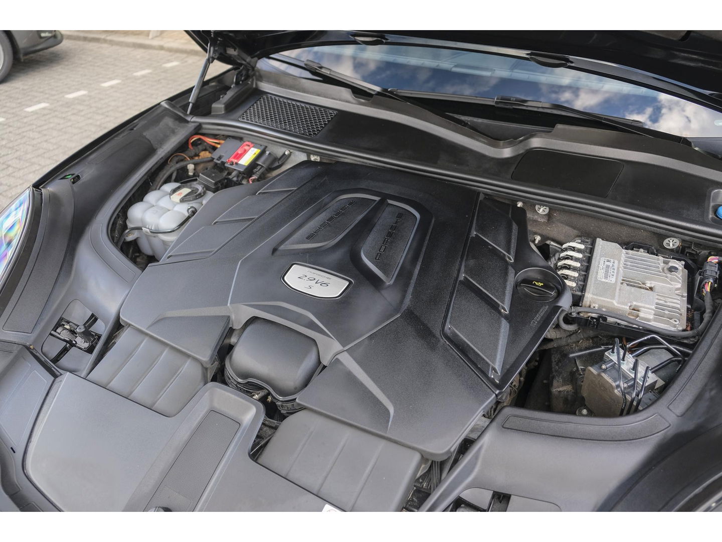 Porsche Cayenne S 2.9 V6 441pk Panoramadak Luchvering Matrix led Comfortstoelen Memory Camera 21" LMV