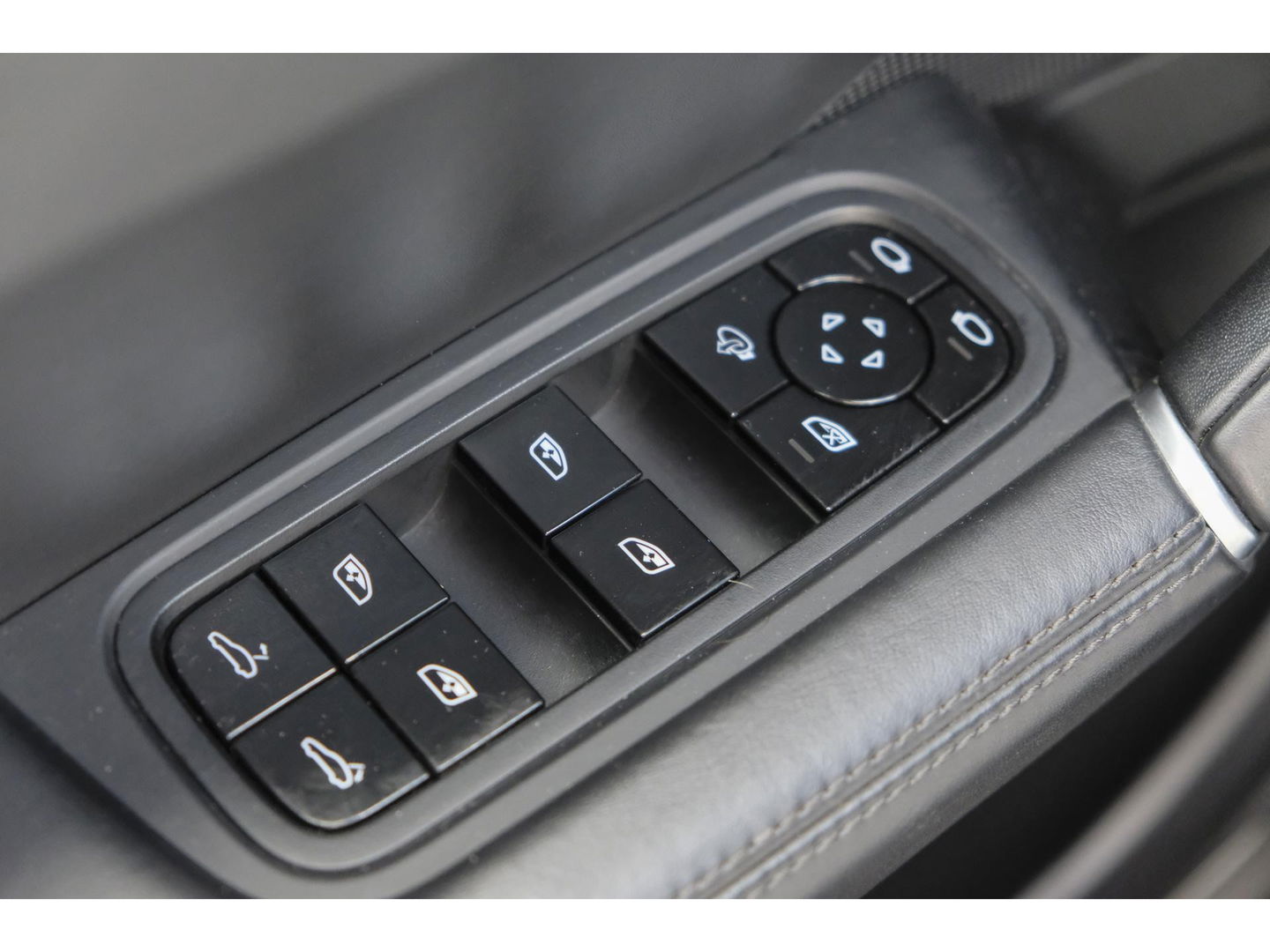 Porsche Cayenne S 2.9 V6 441pk Panoramadak Luchvering Matrix led Comfortstoelen Memory Camera 21" LMV