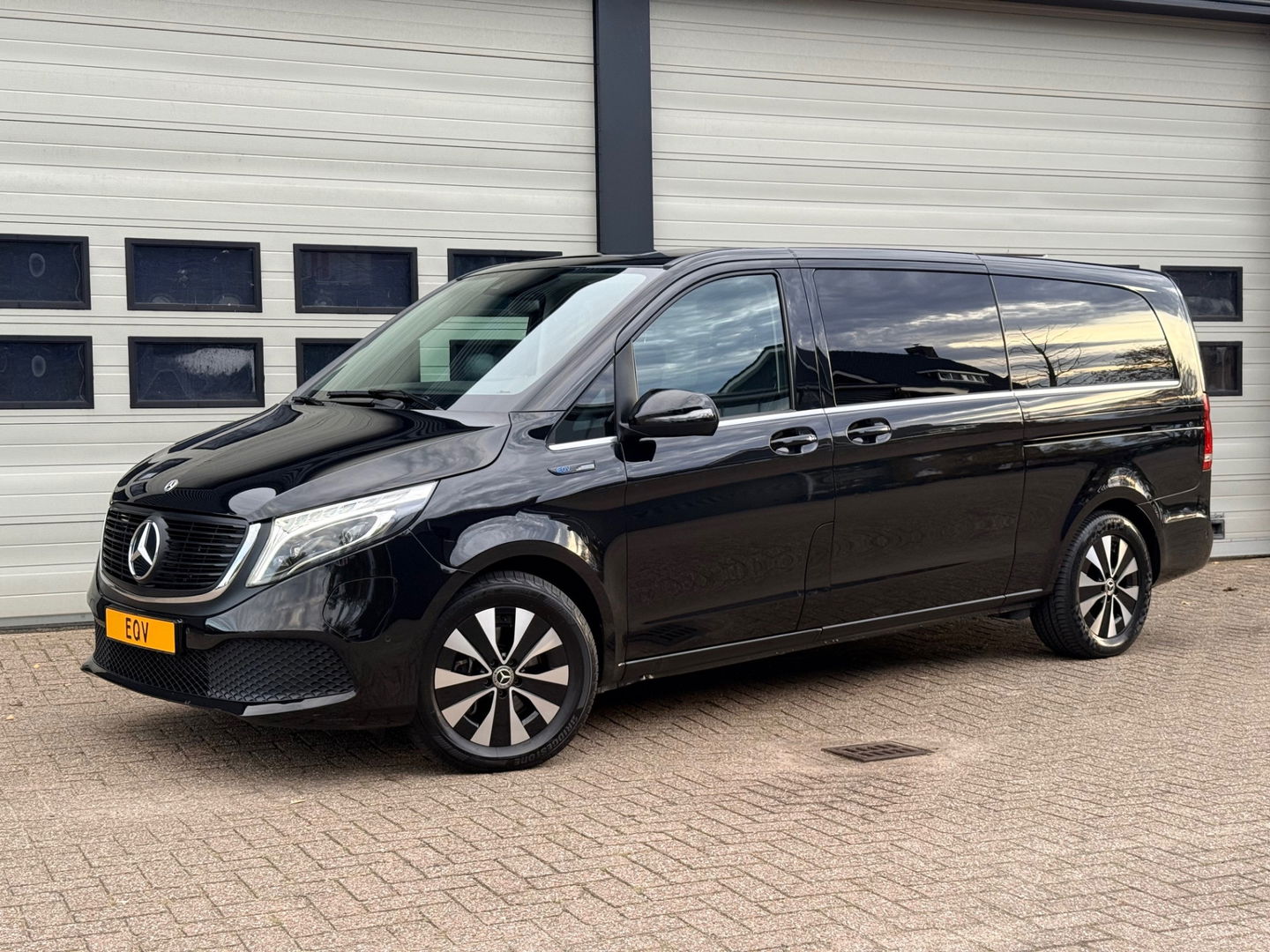 Mercedes-Benz EQV 300 90kWh L3 Extra Lang - 8 Zits - Leder - elc. Schuif