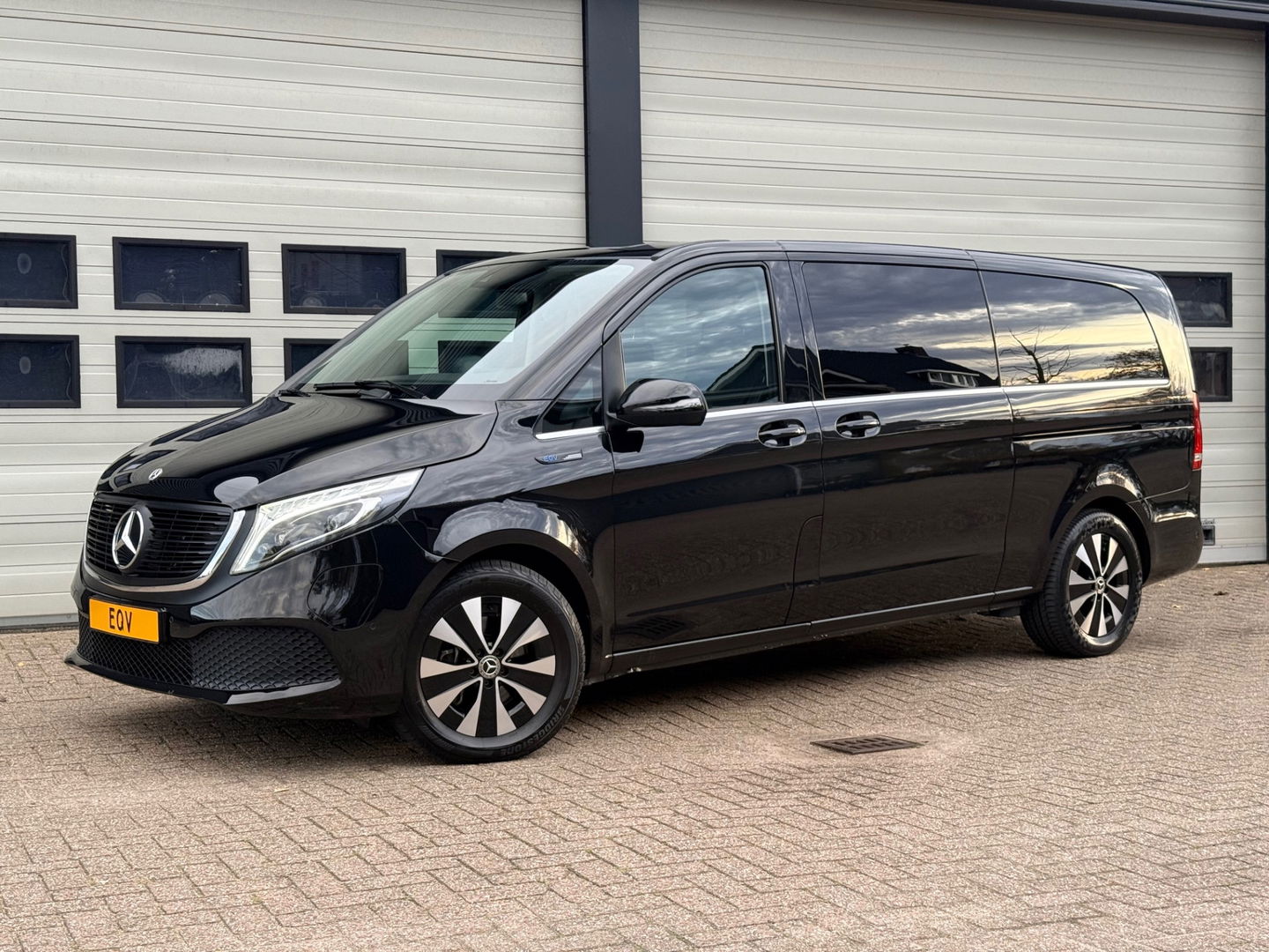 Mercedes-Benz EQV 300 90kWh L3 Extra Lang - 8 Zits - Leder - elc. Schuif