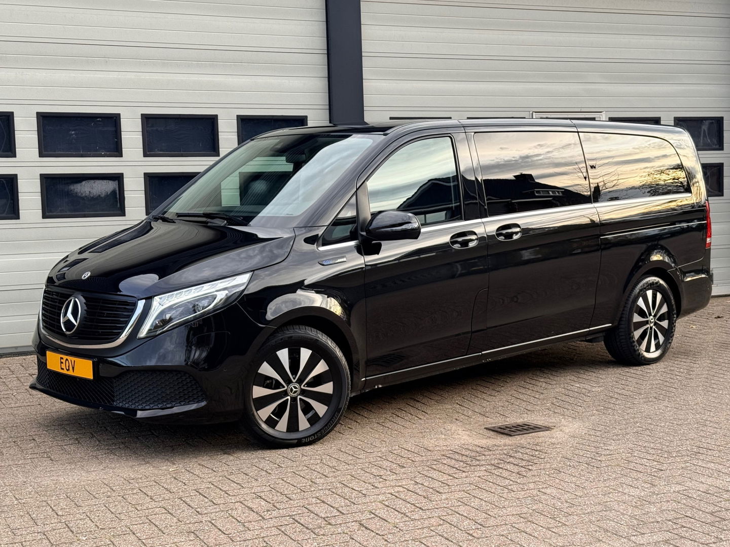 Mercedes-Benz EQV 300 90kWh L3 Extra Lang - 8 Zits - Leder - elc. Schuif