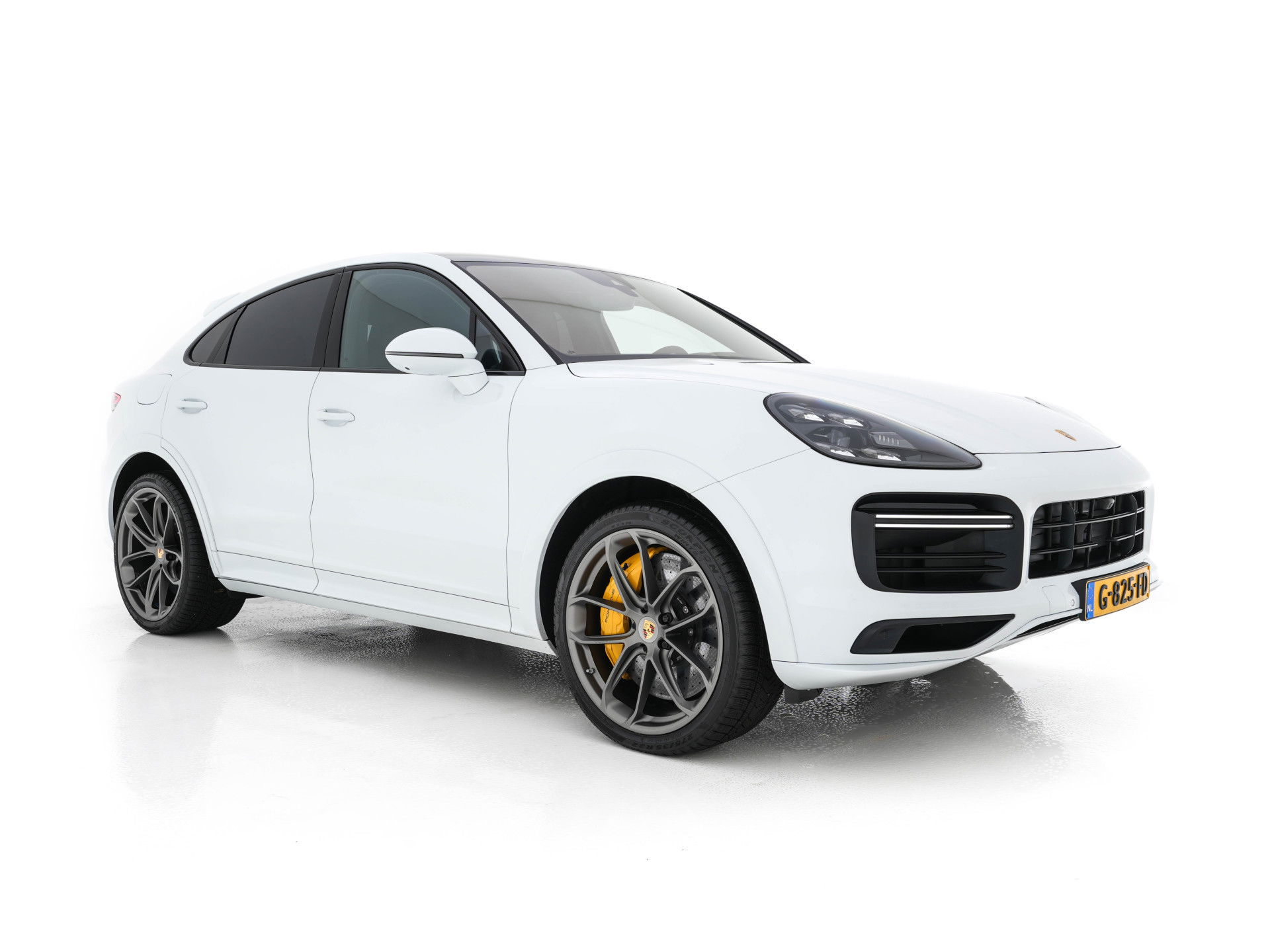 Porsche Cayenne 4.0 Turbo Coupé Aut. *CERAMIC-BRAKES | HEAD-UP | CARBON-PACK | NIGHT-VISION | ADAPTIVE-CRUISE | BLIND-SPOT | SOFT-CLOSE | BURMESTER | LEATHER-FABRIC | MEMORY-PACK | HEATED-SPORTSEATS | TOP-VIEW | KEYLESS | F