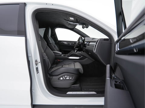 Porsche Cayenne 4.0 Turbo Coupé Aut. *CERAMIC-BRAKES | HEAD-UP | CARBON-PACK | NIGHT-VISION | ADAPTIVE-CRUISE | BLIND-SPOT | SOFT-CLOSE | BURMESTER | LEATHER-FABRIC | MEMORY-PACK | HEATED-SPORTSEATS | TOP-VIEW | KEYLESS | F