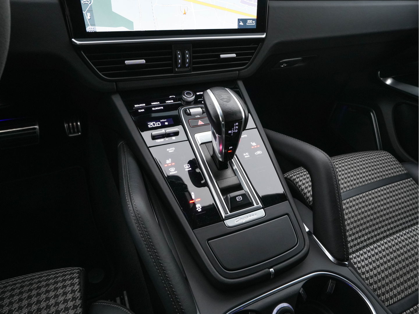 Porsche Cayenne 4.0 Turbo Coupé Aut. *CERAMIC-BRAKES | HEAD-UP | CARBON-PACK | NIGHT-VISION | ADAPTIVE-CRUISE | BLIND-SPOT | SOFT-CLOSE | BURMESTER | LEATHER-FABRIC | MEMORY-PACK | HEATED-SPORTSEATS | TOP-VIEW | KEYLESS | F