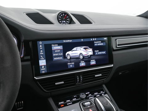 Porsche Cayenne 4.0 Turbo Coupé Aut. *CERAMIC-BRAKES | HEAD-UP | CARBON-PACK | NIGHT-VISION | ADAPTIVE-CRUISE | BLIND-SPOT | SOFT-CLOSE | BURMESTER | LEATHER-FABRIC | MEMORY-PACK | HEATED-SPORTSEATS | TOP-VIEW | KEYLESS | F