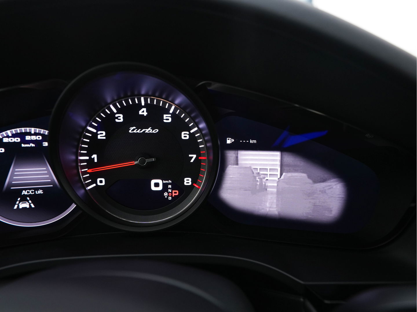 Porsche Cayenne 4.0 Turbo Coupé Aut. *CERAMIC-BRAKES | HEAD-UP | CARBON-PACK | NIGHT-VISION | ADAPTIVE-CRUISE | BLIND-SPOT | SOFT-CLOSE | BURMESTER | LEATHER-FABRIC | MEMORY-PACK | HEATED-SPORTSEATS | TOP-VIEW | KEYLESS | F