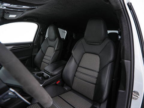 Porsche Cayenne 4.0 Turbo Coupé Aut. *CERAMIC-BRAKES | HEAD-UP | CARBON-PACK | NIGHT-VISION | ADAPTIVE-CRUISE | BLIND-SPOT | SOFT-CLOSE | BURMESTER | LEATHER-FABRIC | MEMORY-PACK | HEATED-SPORTSEATS | TOP-VIEW | KEYLESS | F