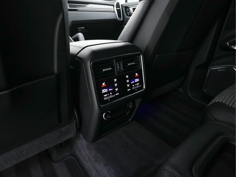 Porsche Cayenne 4.0 Turbo Coupé Aut. *CERAMIC-BRAKES | HEAD-UP | CARBON-PACK | NIGHT-VISION | ADAPTIVE-CRUISE | BLIND-SPOT | SOFT-CLOSE | BURMESTER | LEATHER-FABRIC | MEMORY-PACK | HEATED-SPORTSEATS | TOP-VIEW | KEYLESS | F